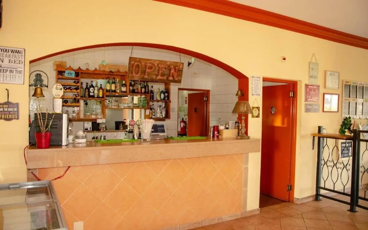 Oasis Park 2 Bedroom Top Floor Apartment At72 Portimao Portugal
