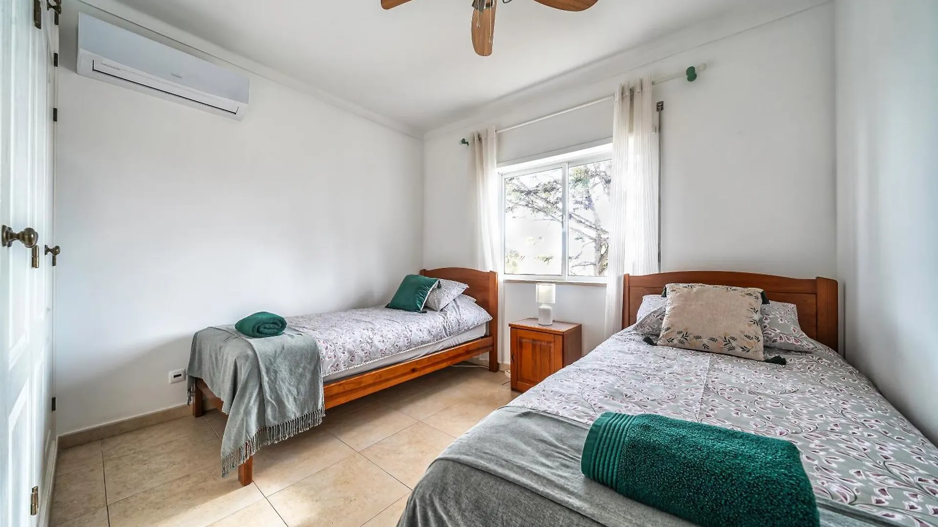 Oasis Park 2 Bedroom Top Floor Apartment At72 Portimao Portugal