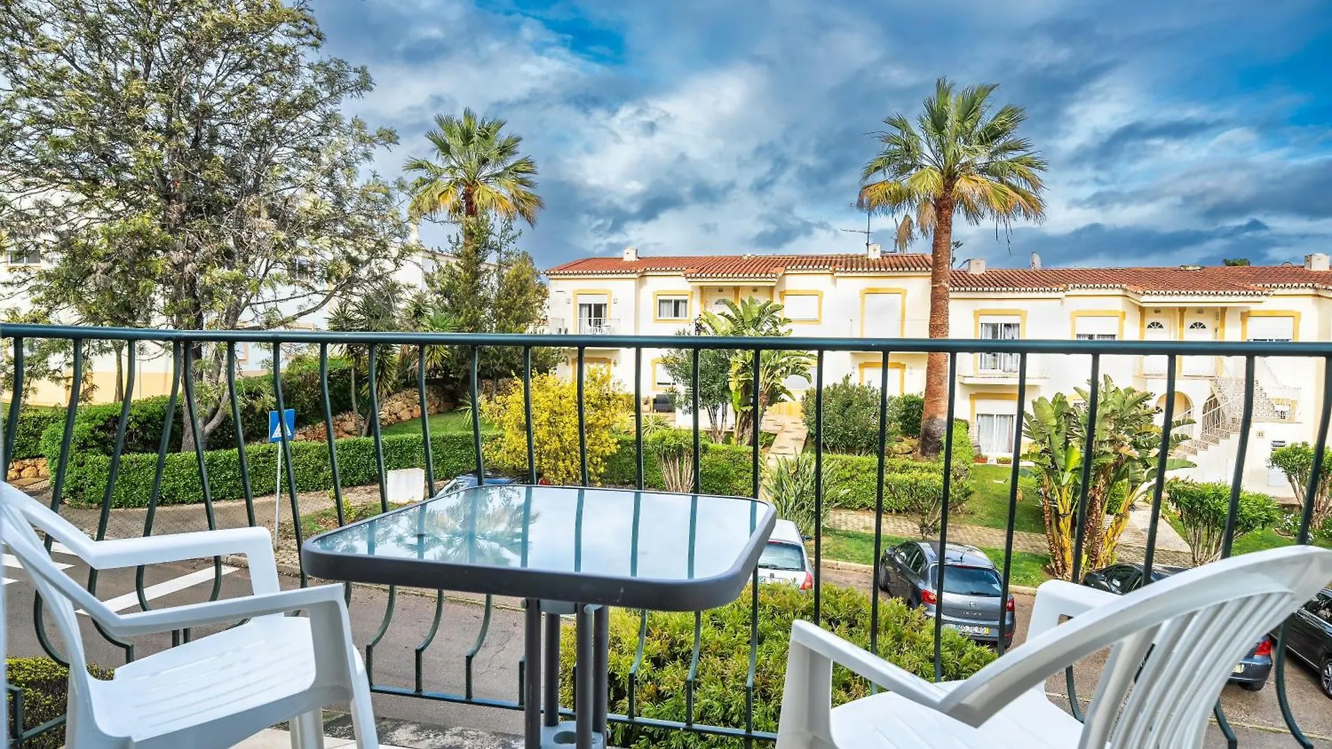 Oasis Park 2 Bedroom Top Floor Apartment At72 Portimao