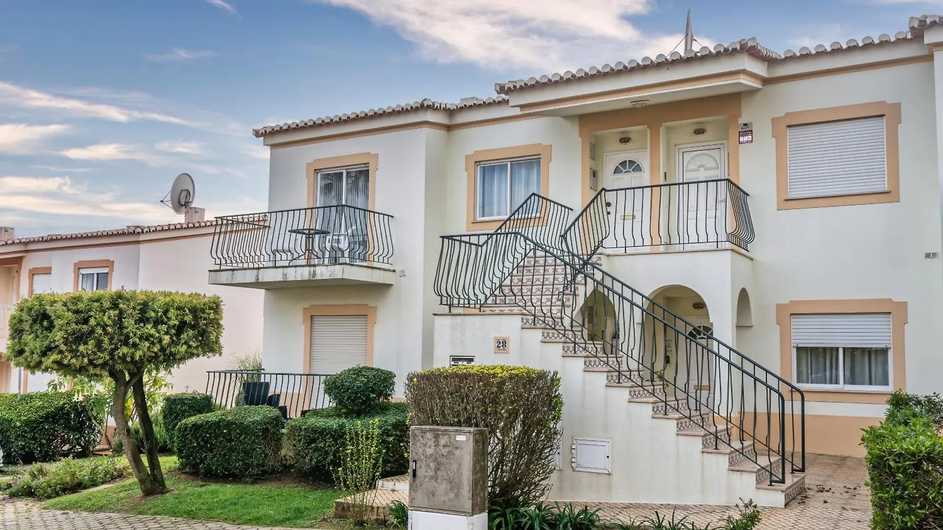 Oasis Park 2 Bedroom Top Floor Apartment At72 Portimao